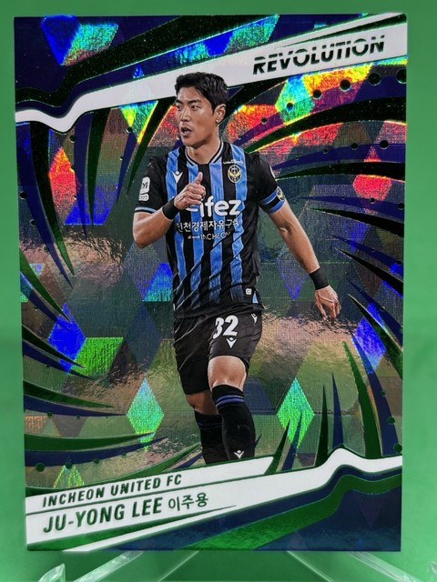 ju-yong lee 2026 Panini Revolution K League Soccer Cubic 1/10 #75 Incheon United