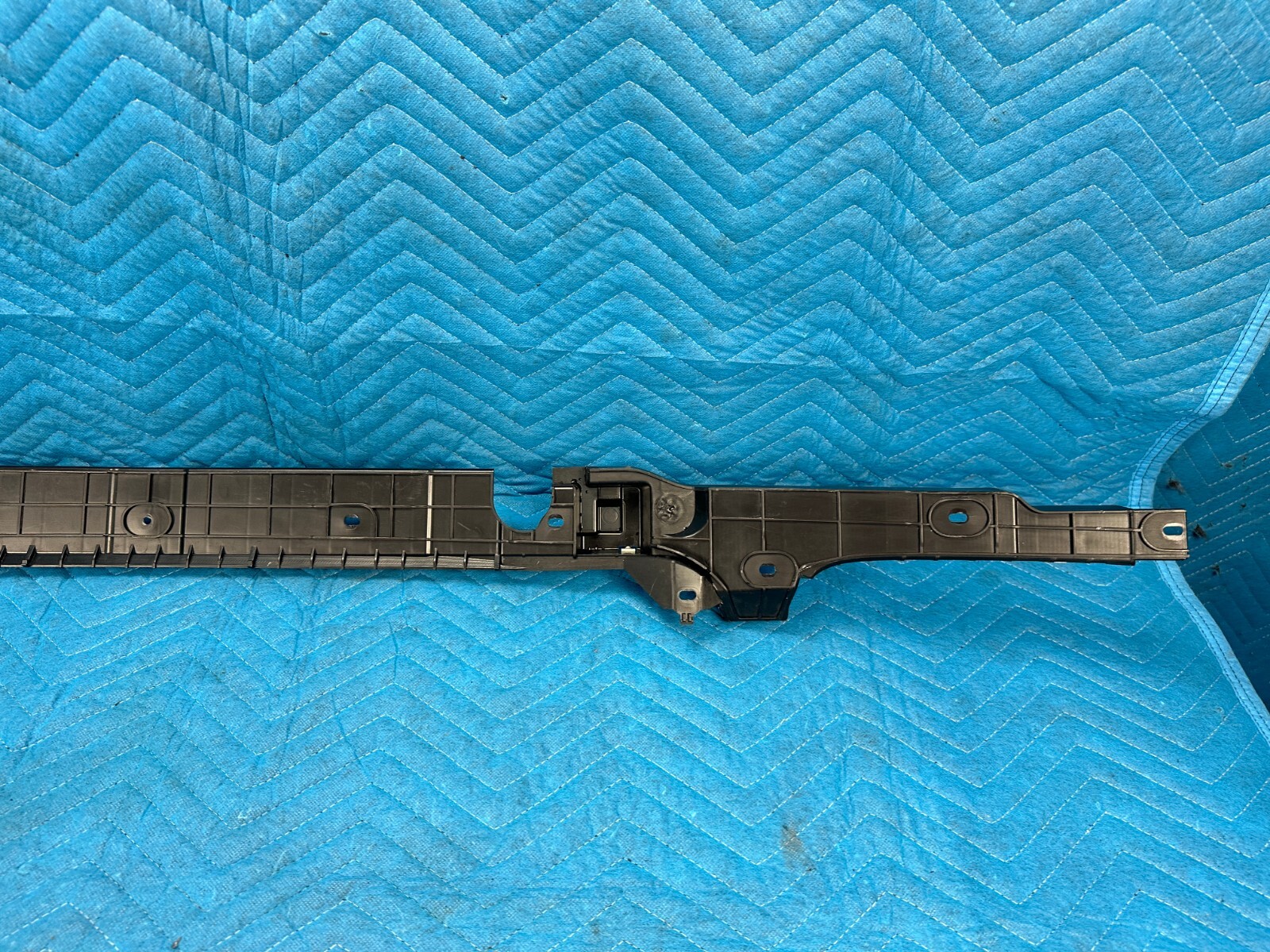 Bentley Contin Flying Spur Rear Bumper Guide Brackets 3pc Set 29k 2006-2012 OEM