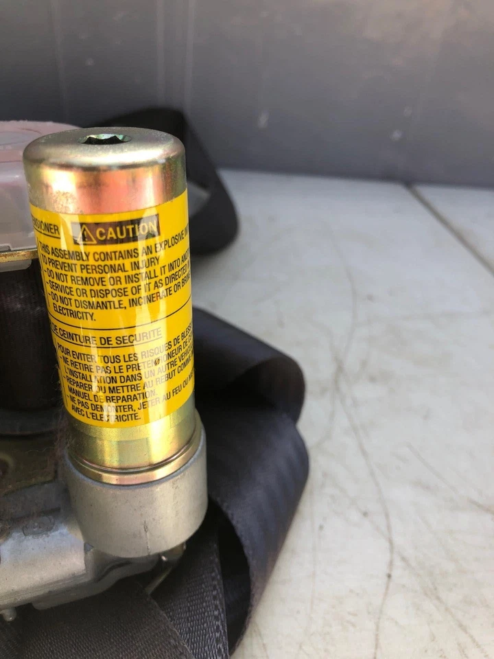 2001 年 2002 雪佛兰 GEO PRIZM 前座皮带收回器安全驾驶员左侧 — 第 4/4 张图片