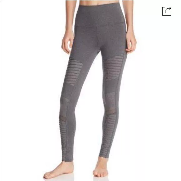 Alo Yoga - Moto Legging — The Athleisurely Life