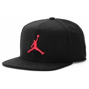 cappello rosso jordan