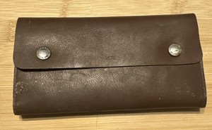 VINTAGE FLY FISHING WALLET POUCH FLY HOLDER SNAP SHUT TACKLE + 2 FLIES 