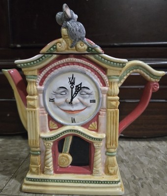 DEPT 56 STORYBOOK HICKORY DICKORY DOCK CLOCK AND MOUSE TEAPOT RETIRED..(#Dep56)
