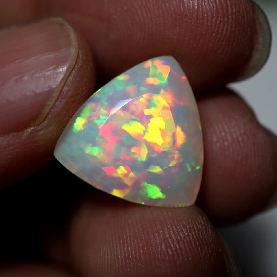 Piedra preciosa sólida de ópalo etíope natural fuego llamativo corte billón 16x15,6 mm 9,5 quilates Foto 3 de 4