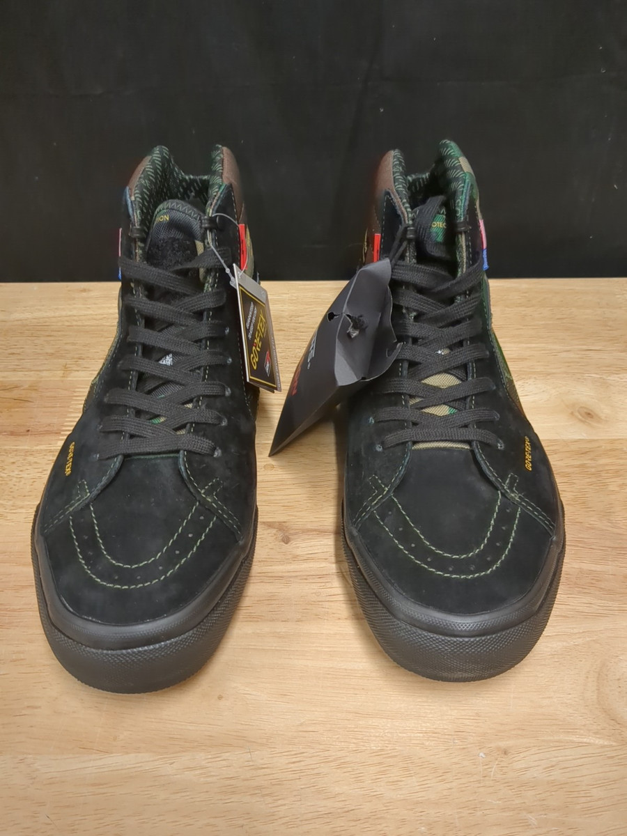 Size 9.5 - VANS DEFCON x Sk8- Notchback GTX High Black Size 9.5 - VANS DEFCON x Sk8- Notchback GTX High Black