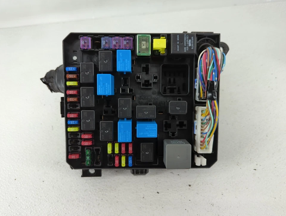 Módulo de relé de caja de fusibles Mitsubishi Rvr 2011-2011 8565a024 R0ZVB Foto 2 de 4