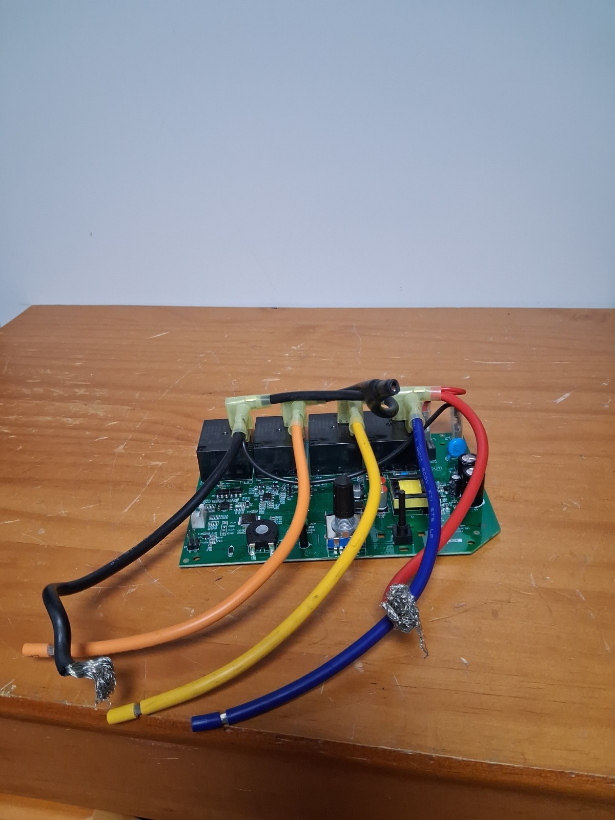 100093769 Tablero de Control Electrónico Calentador de Agua - Repuesto Eficiente Energéticamente P