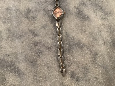 GUCCI Quartz Women\'s Watch Vintage Pink Face Silver Tone Vintage GUCCI Quartz Women main image 2