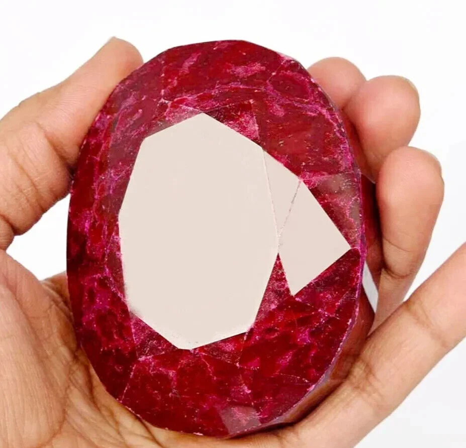 1500 CT Natural Huge Red Ruby Oval Faceted Cut Loose Gemstone IGL CERTIFIED AKN - Image 2 of 4