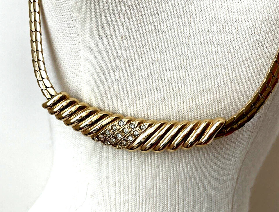 Superbe Collier Ras du Cou vintage doré strass AVON 41,5cm état Neuf 💛💛💛 - Photo 1/4