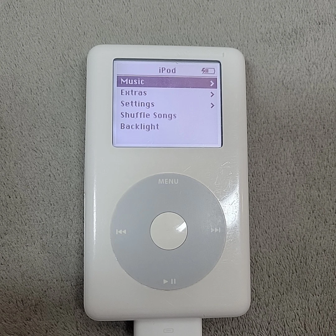 Apple iPod Classic 3rd Generation 20GB White (A1040 / M9244LL/A) w/ Wolfson DAC