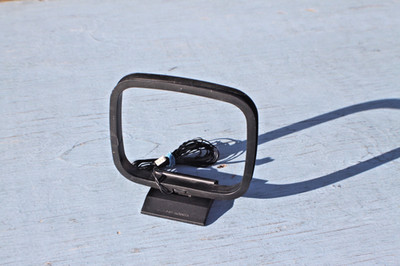 UNBRANDED -  AM LOOP ANTENNA  - 3 PIN PLUG -  MANY APPLICATIONS