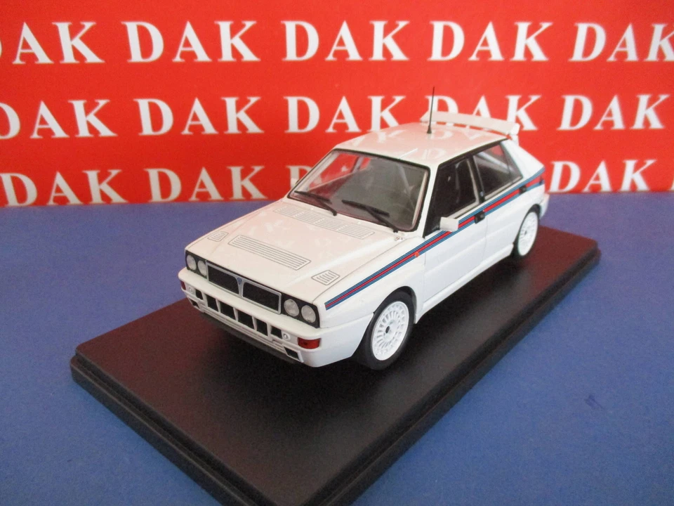 Die cast 1/24 Modellino Auto Lancia Delta Integrale 16V Martini 1989 by White Bo - Immagine 2 di 4