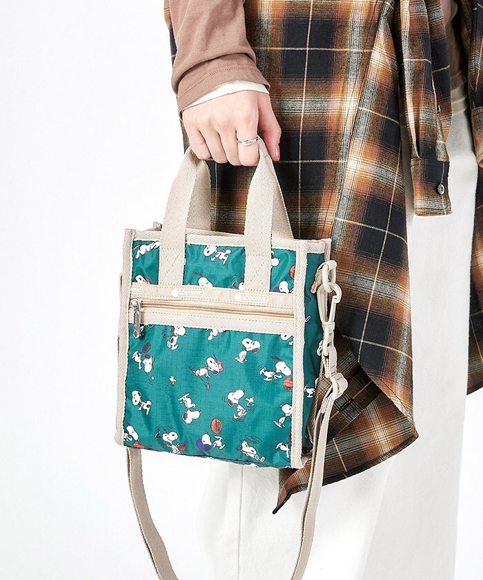 ■LeSportsac■×PEANUTS MINI N/S TOTE グリーン LeSportsac x Peanuts MINI N/S TOTE Snoopy and Woodstock