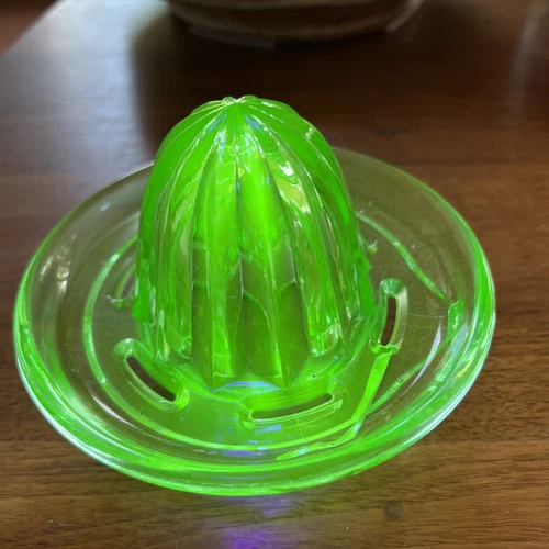 Vintage Uranium Green Depression Glass Citrus Juicer Reamer