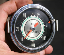 Stewart Warner Vintage 2 58 Greenline 100 Lbs Oil Pressure Gauge - W Pointer Stewart Warner Vintage 2 58 Greenline 100 Lbs Oil Pressure Gauge - W Pointer