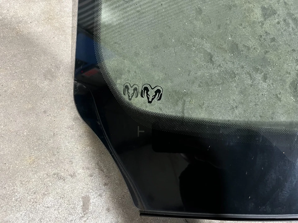 2019 - 2024 OEM RAM 1500 TRX WINDSHIELD RAIN SENSOR 68451038AA 68451039AA Foto 2 de 4