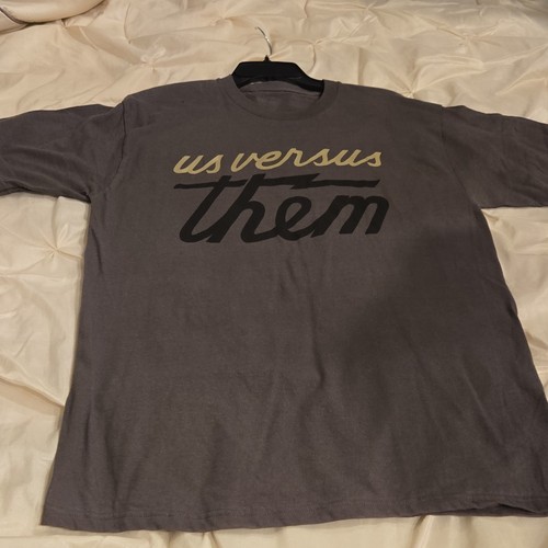 Men’s Gray “Us Versus Them” Logo Graphic Tee L Crew Neck Short Sleeve