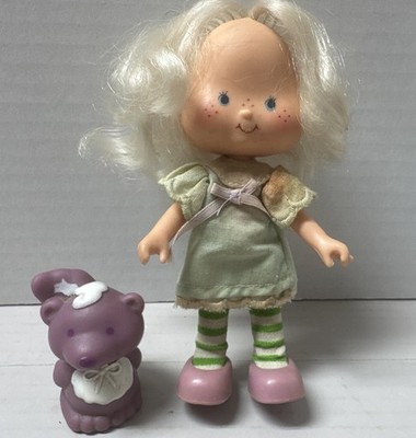 Vtg Strawberry Shortcake  Doll ANGEL CAKE & Pet Souffle skunk