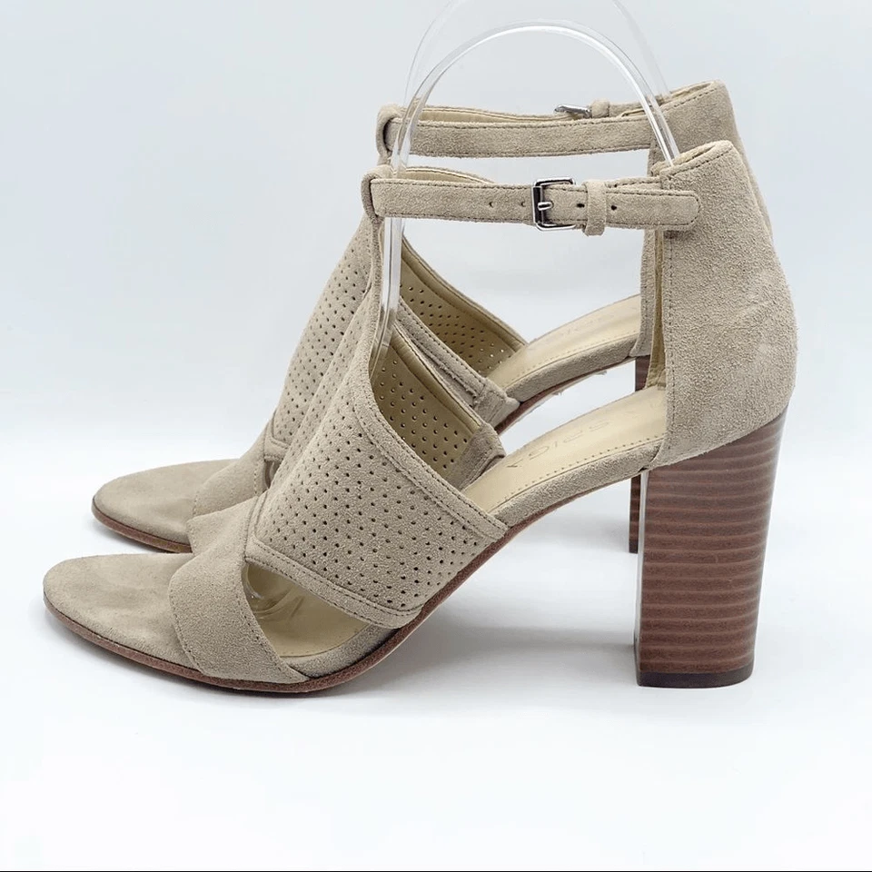 Via Spiga suede perforated block heels in tan Foto 4 de 4