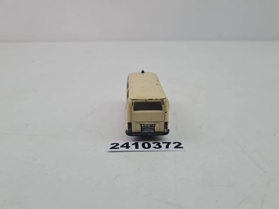 Modell Schuco 317910 VW Bus Bulli Nürnberg 18 Notruf Spielzeug #2410372 - Bild 4 von 4