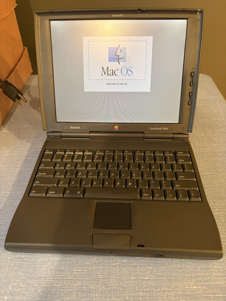 Computadora portátil Apple Macintosh PowerBook 1400c Foto 2 de 3