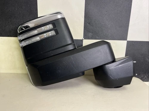 20-24 GMC Sierra Chevrolet Silverado 2500 3500 Right Side Mirror Used 84944520
