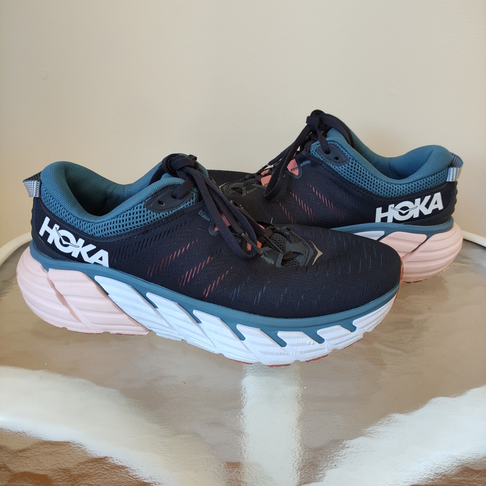 Hoka One One Gaviota 3 running shoes 