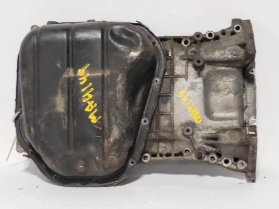Used Upper Engine Oil Pan fits: 2000 Toyota Avalon 6 cylinder 1MZFE engine upper Foto 3 de 4
