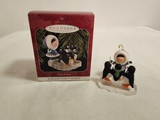 Frosty Friends Hallmark Ornament 1998, 19th in series, Eskimo Penguins Caroling