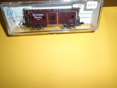 E-R MODELS #70104 BAY WINDOW CABOOSE - SOUTHERN PACIFIC #1748 N