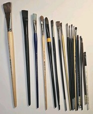 Random Lot Of 17 Paint Brushes