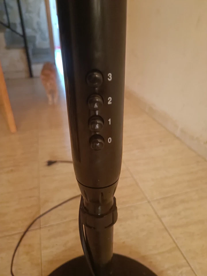 Ventilador de pie en perfecto estado 3 velocidades 3 aspas Oscilación 45 W - Imagen 3 de 3