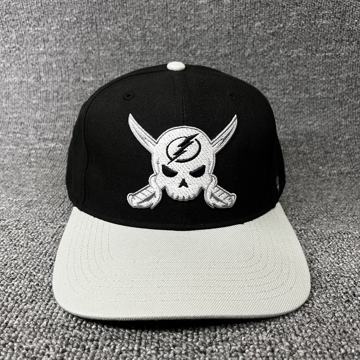 Tampa Bay Lightning '47 Gasparilla Skull Snapback Hat Black Gray Captain Cap NHL