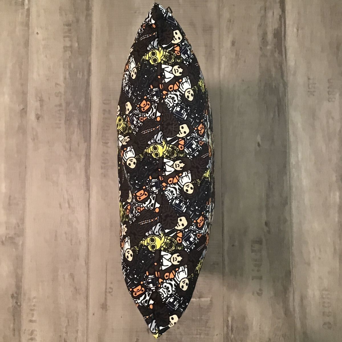 アベイシングエイプ　スターウォーズ　クッション BAPE × Star Wars Milo pillow Cushion A Bathing Ape | eBay