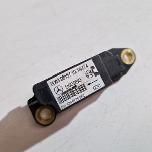 SK2*  Mercedes Benz W202 W208 W210 BOSCH Airbagsensor Sensor A0018200726