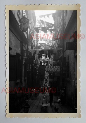 STREET SCENE ALLEY BUILDING SHOP  SIGN B&W Vintage HONG KONG Photo 28929 香港旧照片