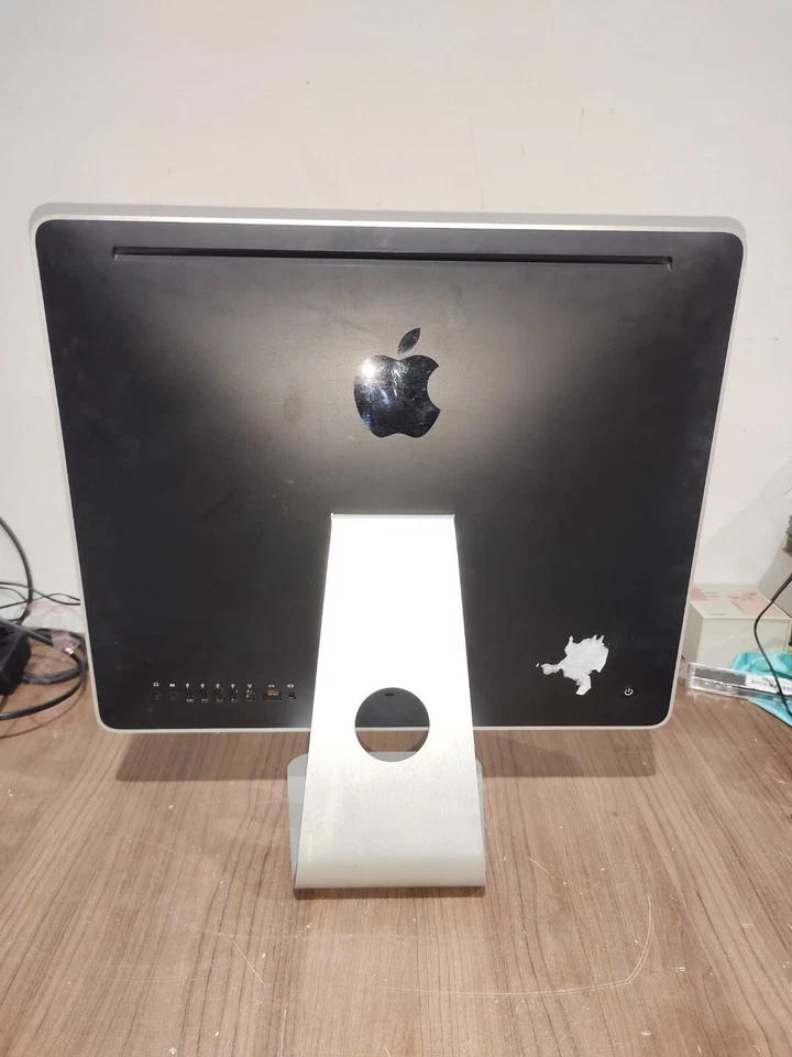 Good Condition Apple 20inch iMac Silver Early 2009 2.66GHz C2D 5GB RAM 160GB HDD - Image 3 of 4