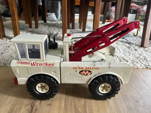 New ListingTonka Mighty White Wrecker Tow Truck~24 HR Service AAA~Pressed Steel Large Scale