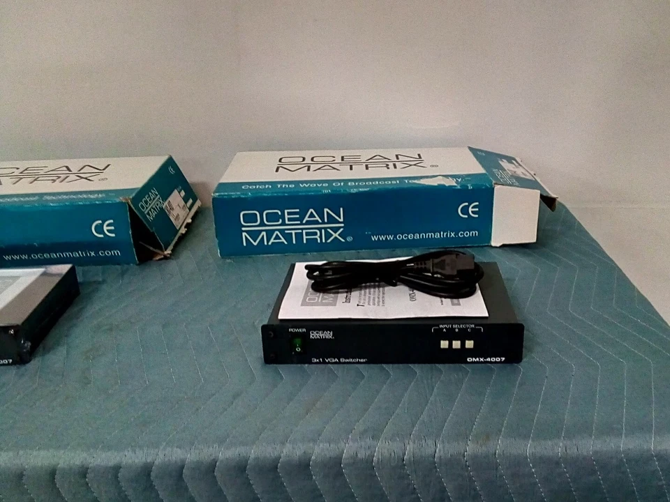 *LOT OF 2* New Ocean Matrix Model Part OMX-4007 3x1 VGA/XGA Switcher - Image 3 of 4