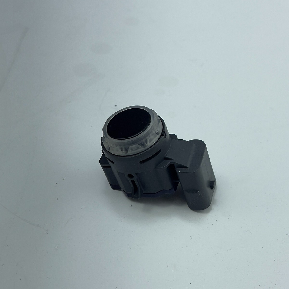 2019-2022 Cadillac XT4 OEM Rear Bumper Parking Sensor GM 84563897