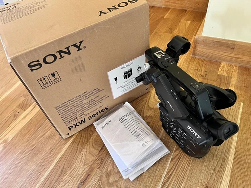 Sony PXW-FS5 Mark I - 4K Super 35 Handheld E-Mount Camera