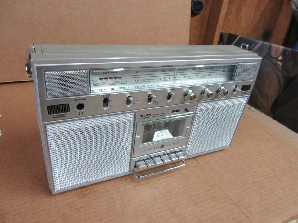 Reproductor de casete radio AM/FM caja de pluma GE General Electric 3-5254a década de 1980 C Foto 3 de 4