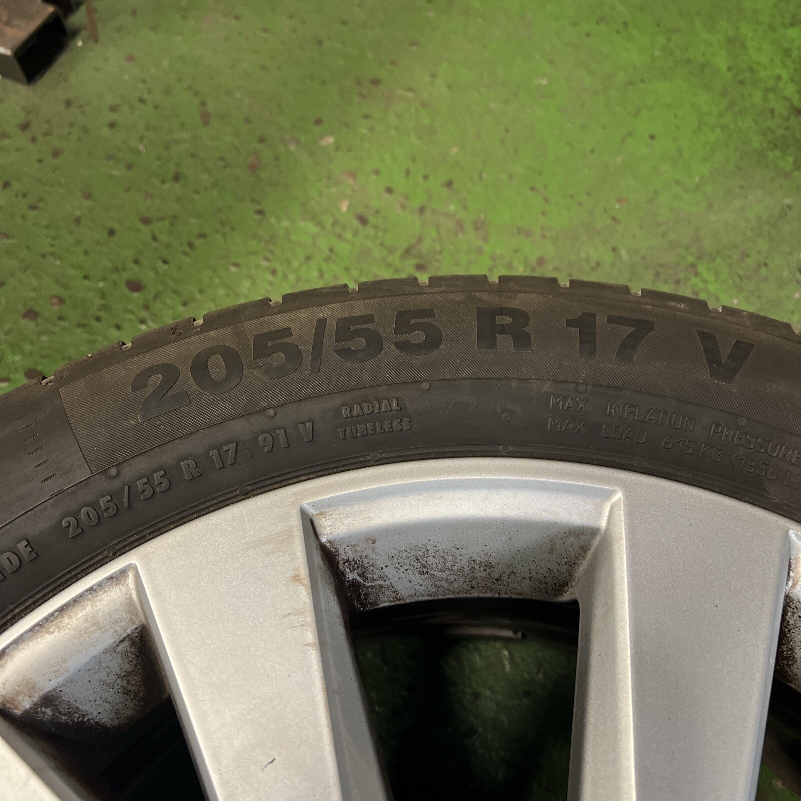 Seat Arona Genuine 17” Alloy wheel 6F9601025D eBay