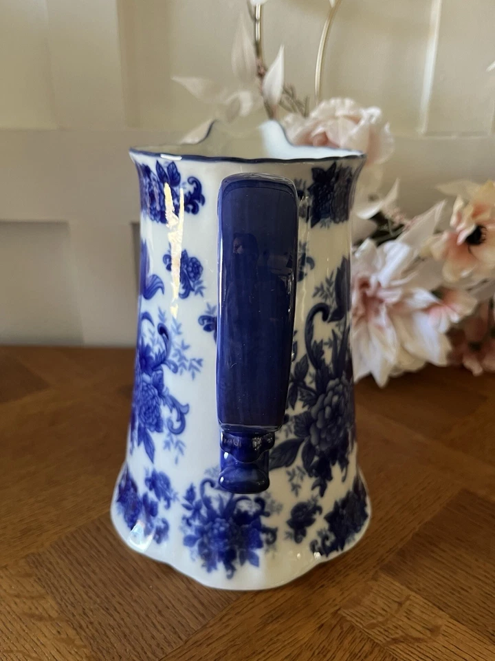 "Jarra estilo antiguo repro de porcelana azul blanca de 9"" Cracker Barrel Country Store" Foto 2 de 4