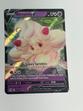 Alcremie V 22/73 Champions Path Holo