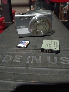 Fujifilm F100 | eBay