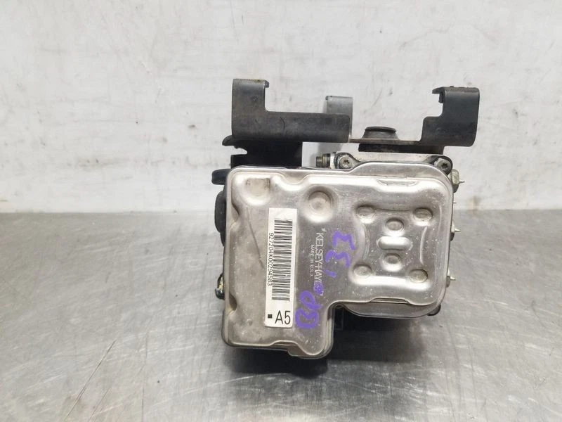 2000-2002 Chevy Tahoe Suburban 1500 Anti-Lock Brake Pump Assembly OEM - Image 2 of 4
