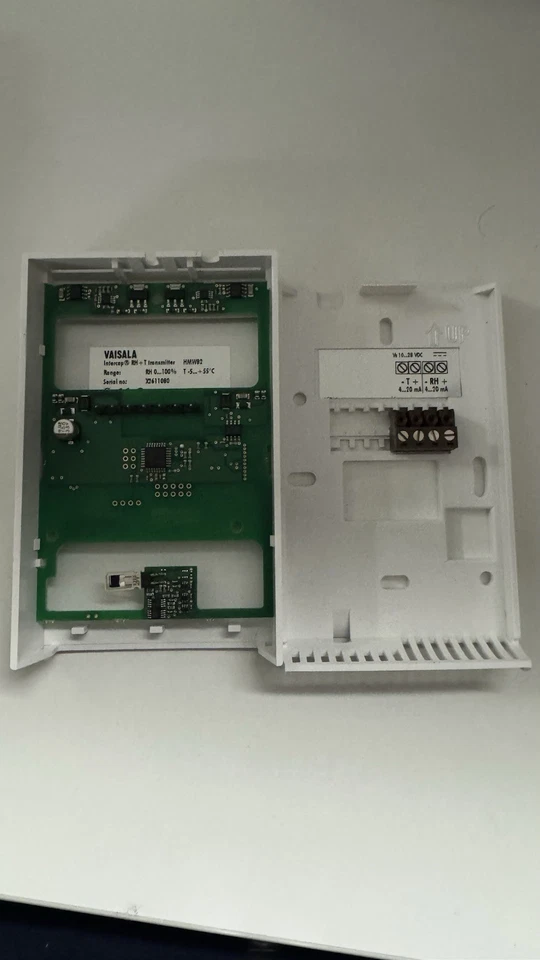 New VAISALA HMW82 Temperature And Humidity 4-20 Thermostat - Image 2 of 3