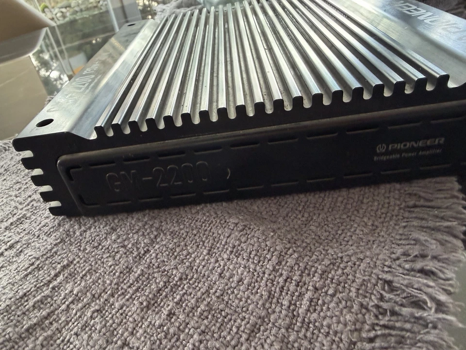 Pioneer GM-2200 (1991) – Vintage Endstufe – 130W + 130W – Oldschool Car-HiFi - Bild 3 von 4